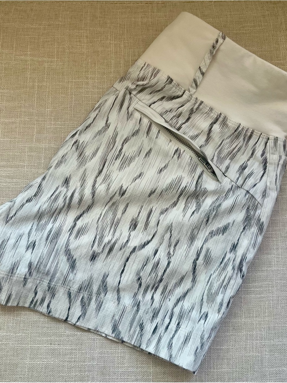 Athleta Trekkie North Shorts in Ikat Magnolia - Picture 5 of 6
